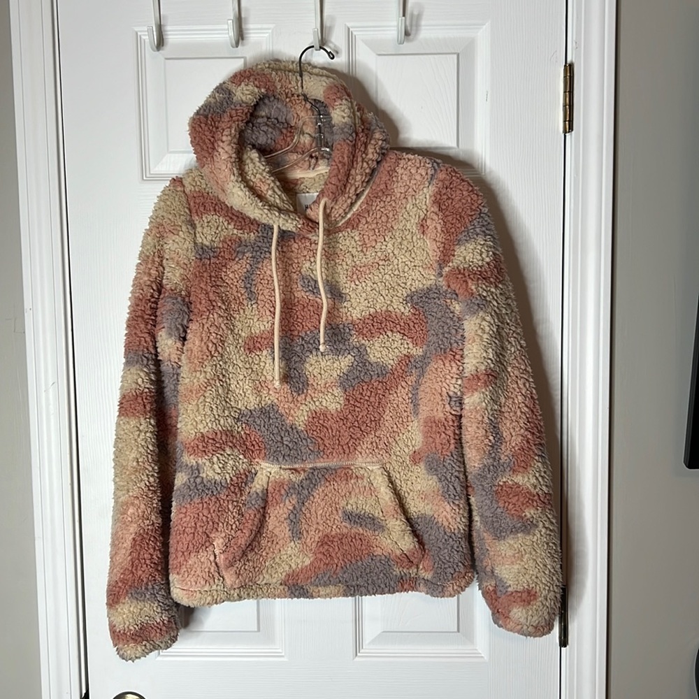 Hollister pink camo Sherpa hooded Sweatshirt Hoodie - Size XS